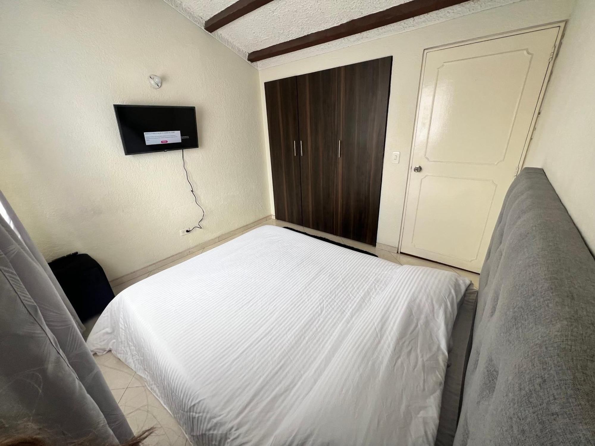 Guest house Hostal Del Prado