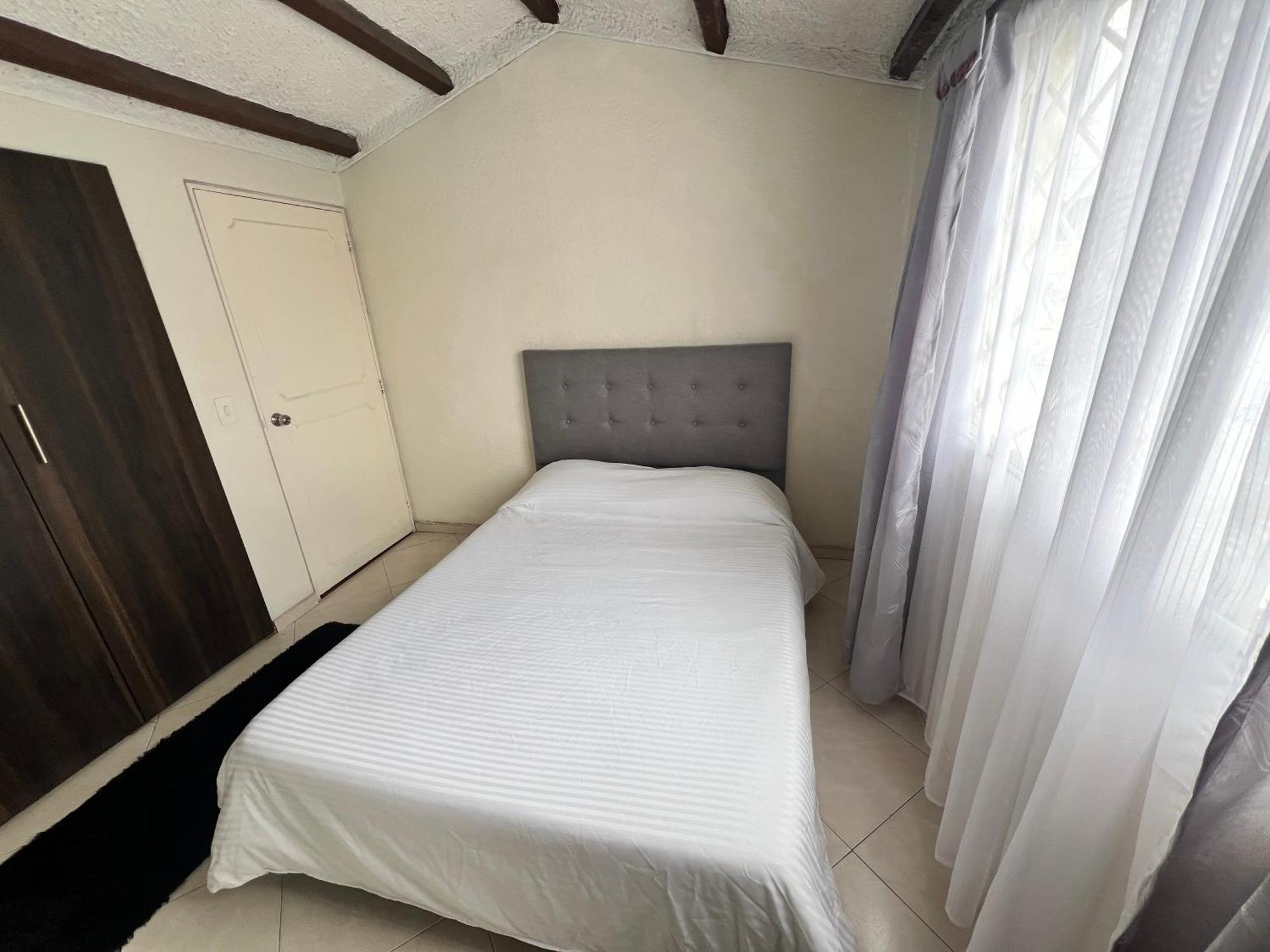 Guest house Hostal Del Prado