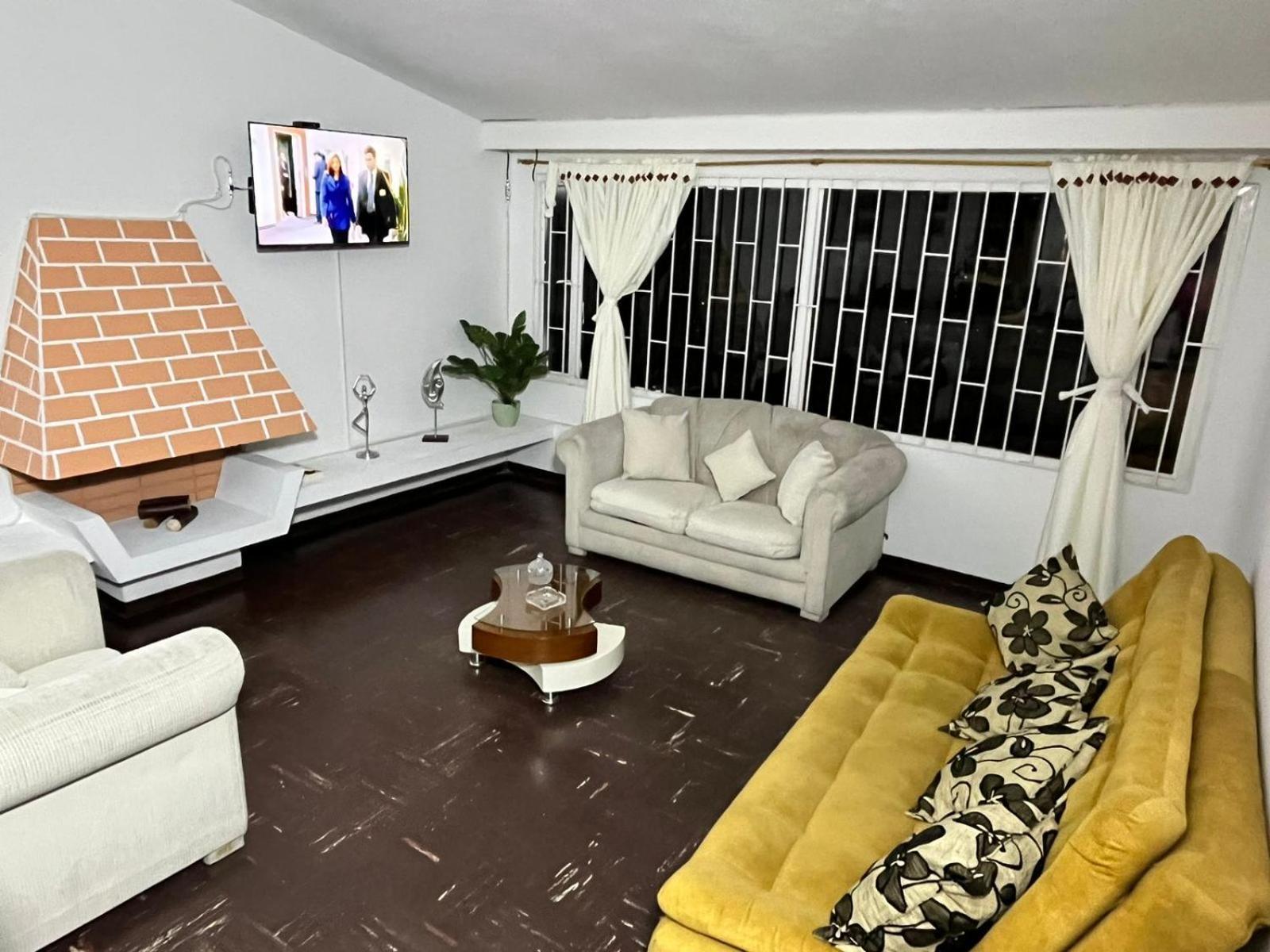 Casa Viajeros A 5 Minutos Del Aeropuerto Casa de férias Bogotá