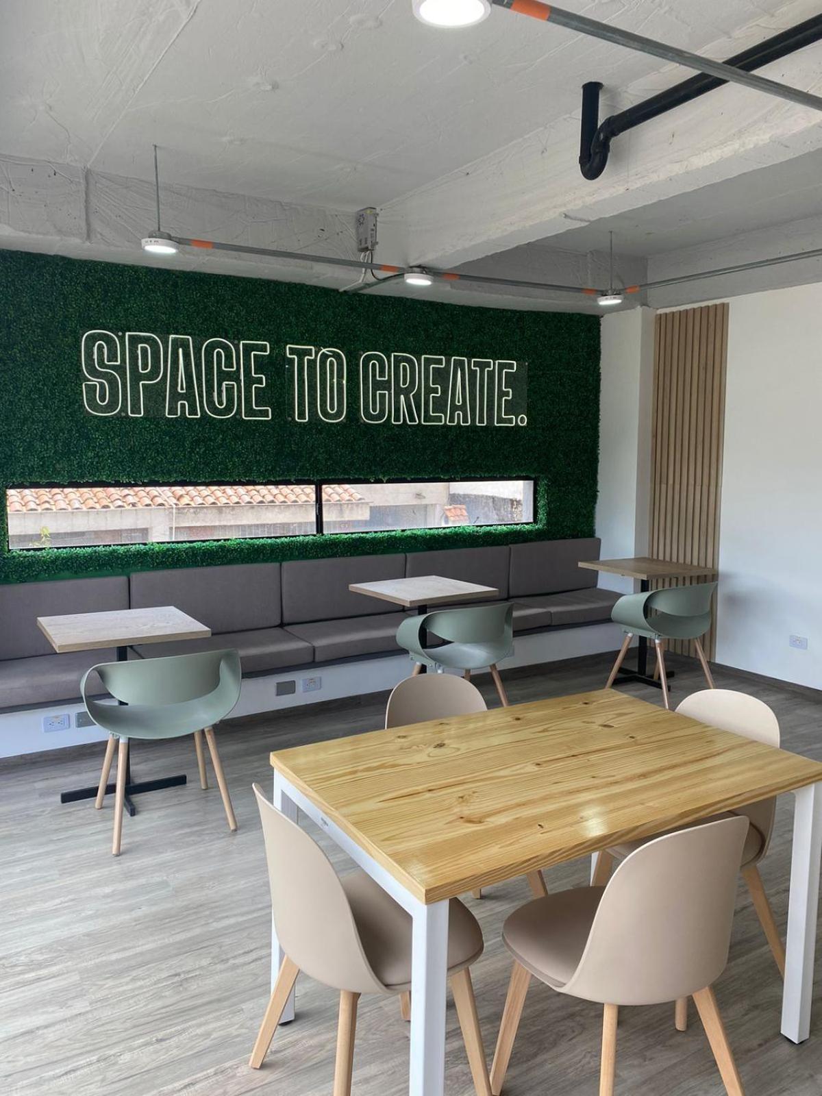 Soul Santa Barbara Executive, Wifi 300 Megas, Big Queen Size Bed, Smart Tv Netflix, Walking Distance To Unicentro Mall, Starbucks In Front Of The Building, Location *