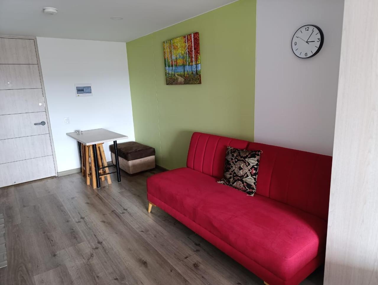 Comodo Tipo Loft En El Centro De 28 Apartamento
