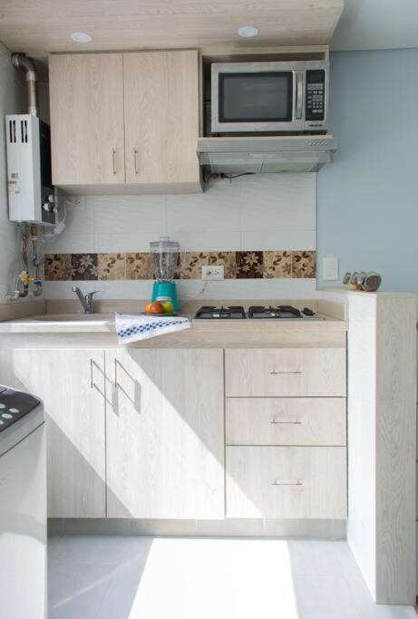Acogedor Apartaestudio A 10 Min Del Aeropuerto Apartment