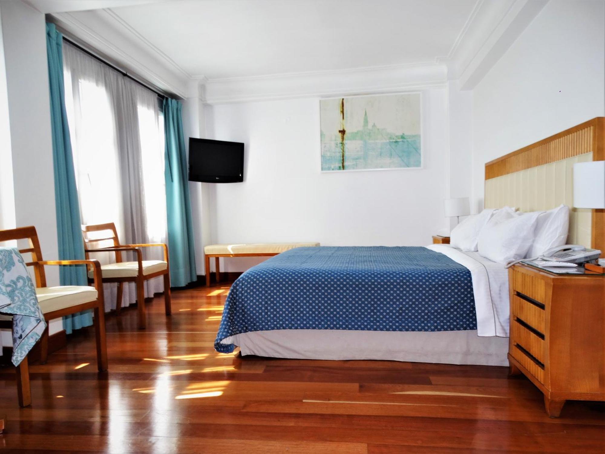 De La Opera Hotel