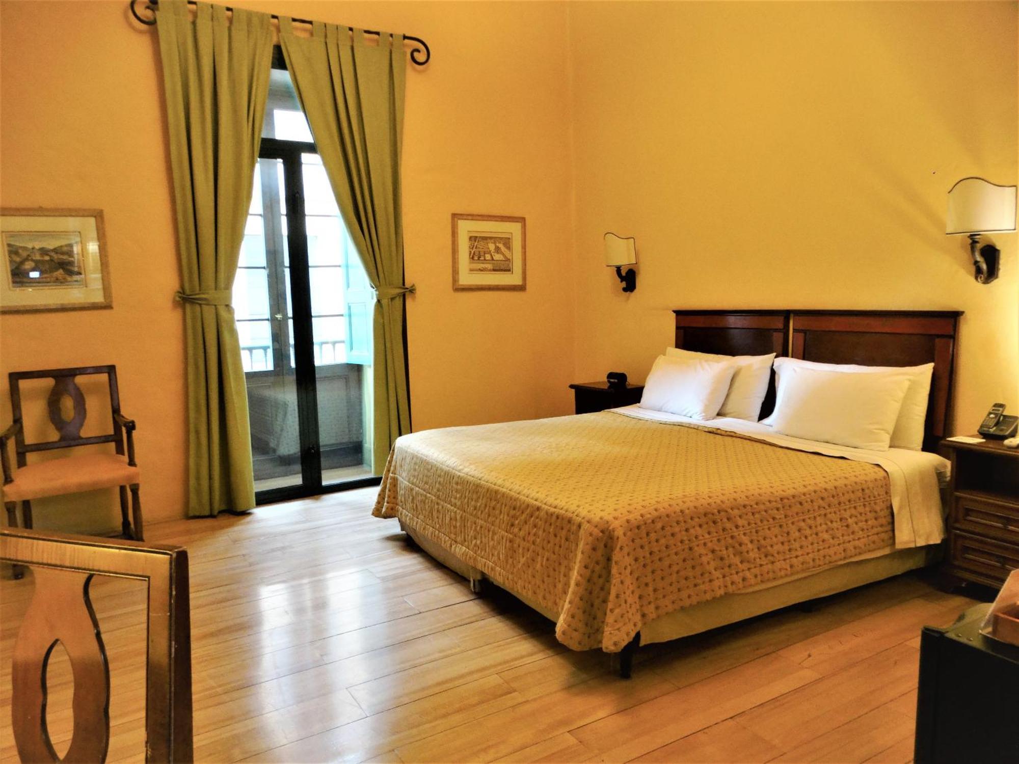 De La Opera Hotel