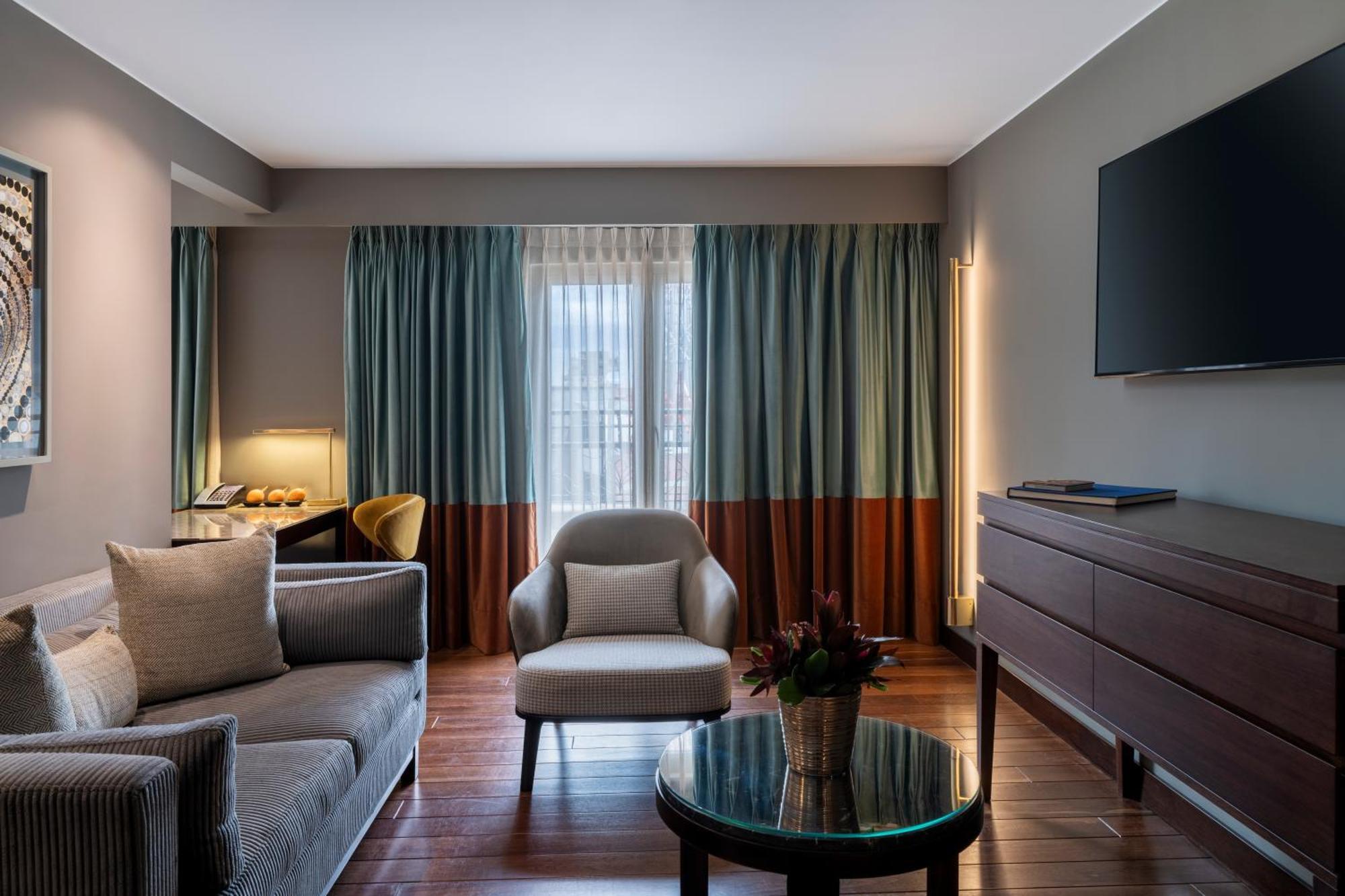Sofitel Victoria Regia Hotel