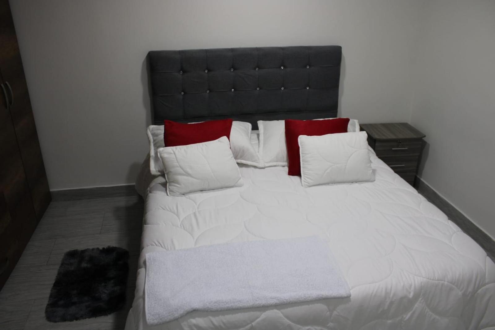 Cerca Al Aeropuerto Apartment *