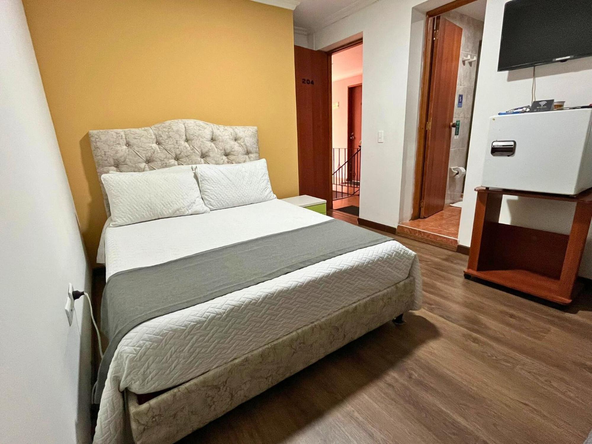 Titas House Hotel 2*