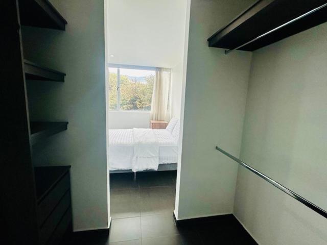 Cerca A La Clinica Reina Sofia Apartment *