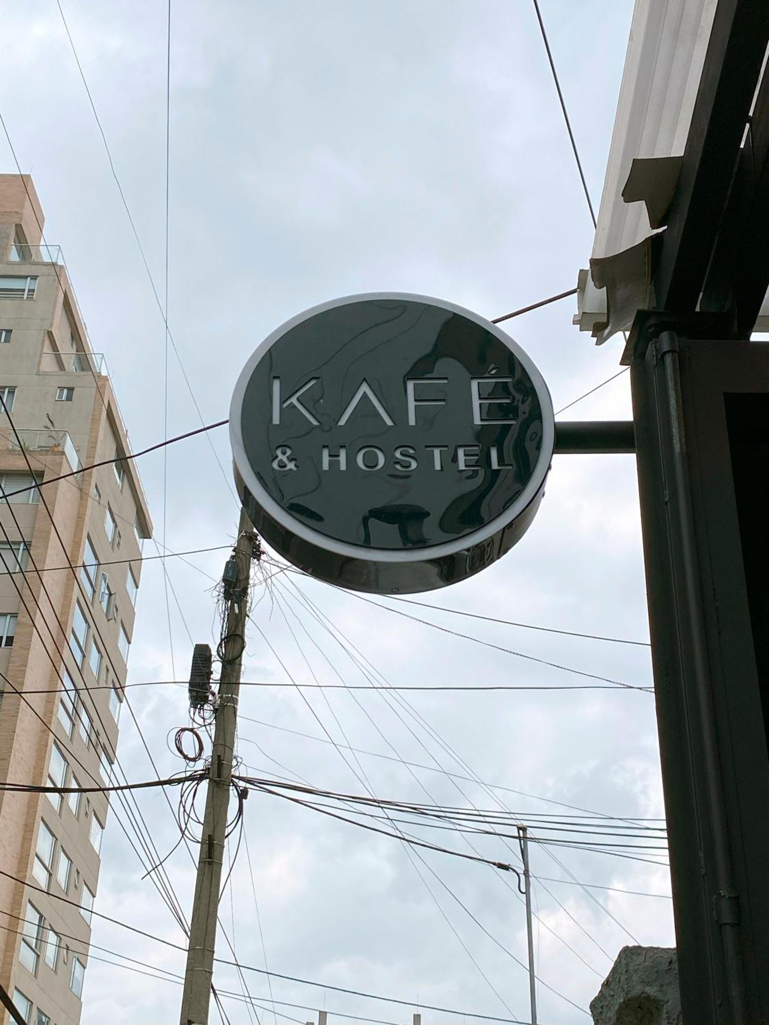 Kafe & Casa de hóspedes *