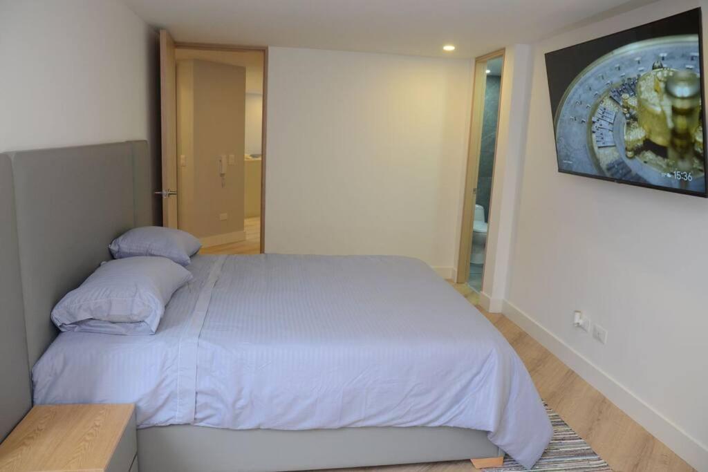 Apartment Beautiful 3 Bedroom In Zona Rosa *
