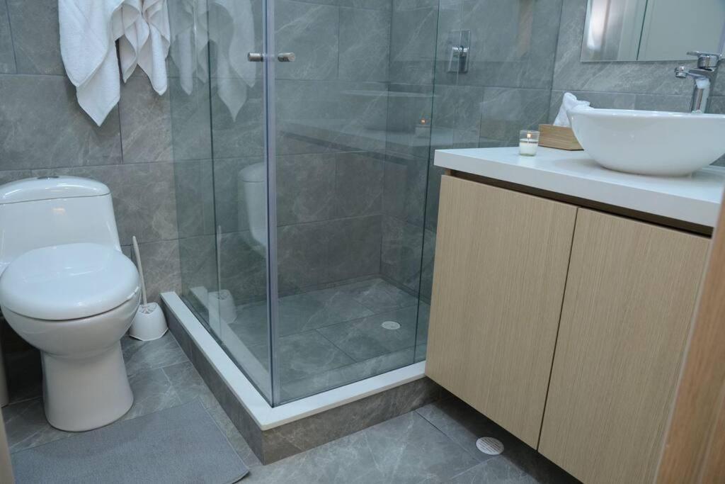 Beautiful 3 Bedroom In Zona Rosa * Bogota