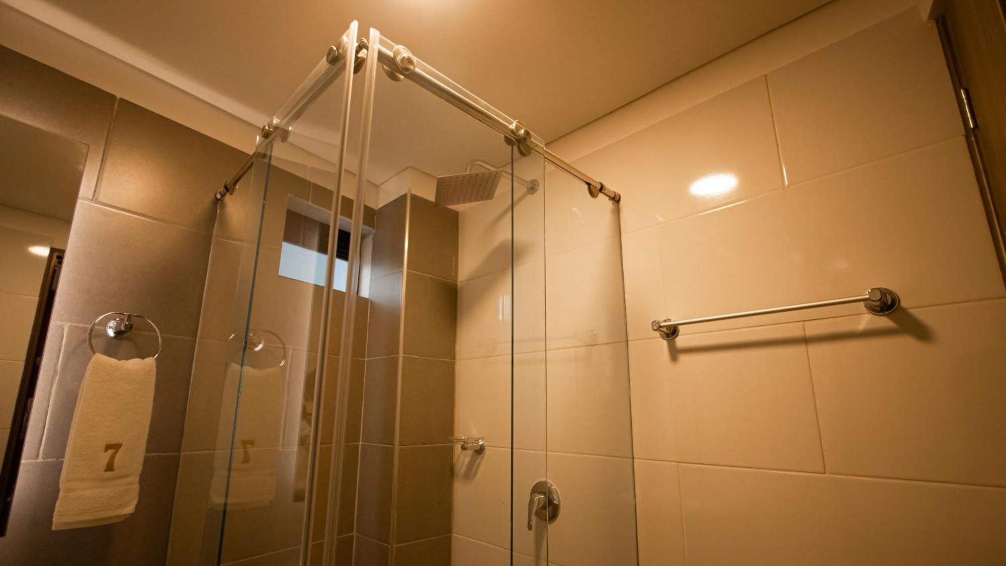 Malu Cerca Al Movistar Arena Aparthotel *