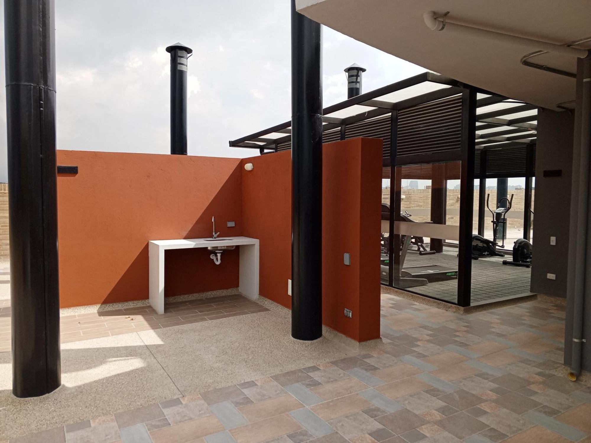 Soul Santa Barbara Executive, Wifi 300 Megas, Big Queen Size Bed, Smart Tv Netflix, Walking Distance To Unicentro Mall, Starbucks In Front Of The Building, Location Bogota