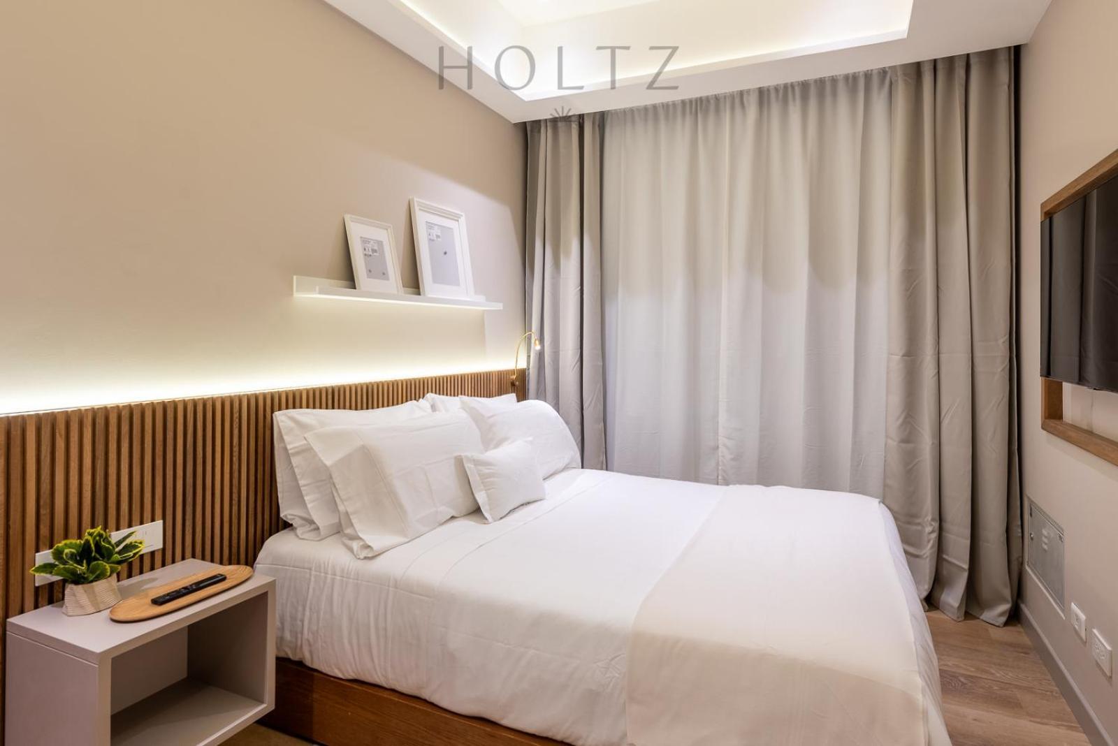 Holtz 93 Park Apartment