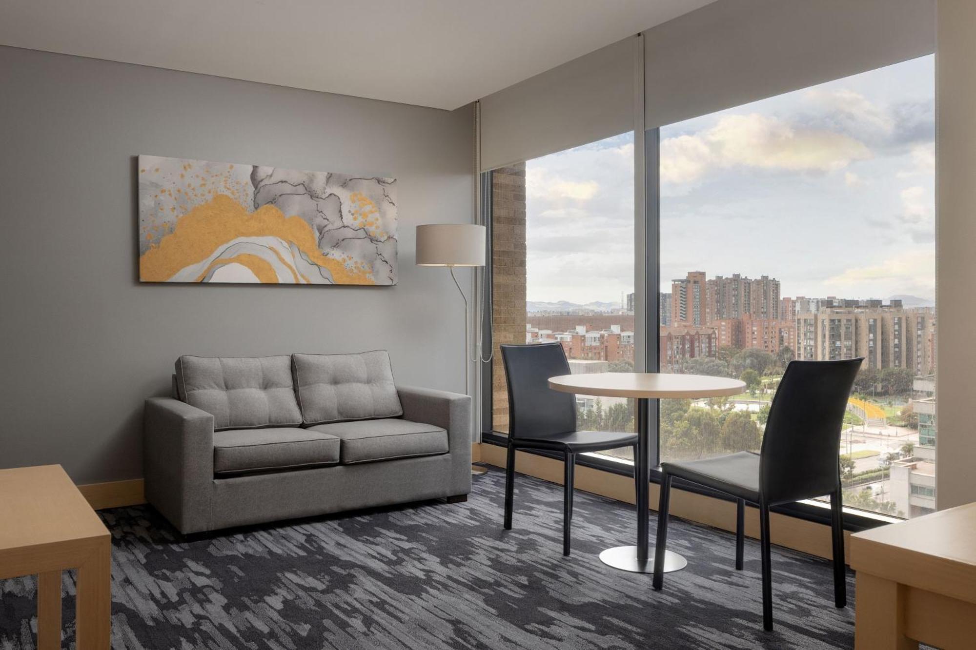 Fairfield By Marriott Embajada Bogota