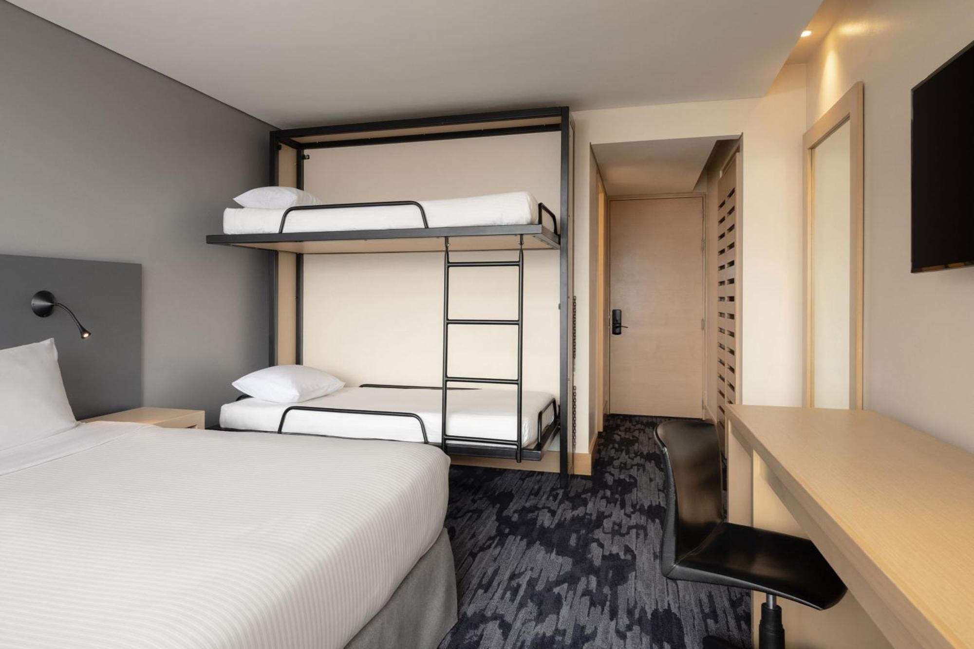 Hotel Fairfield By Marriott Embajada