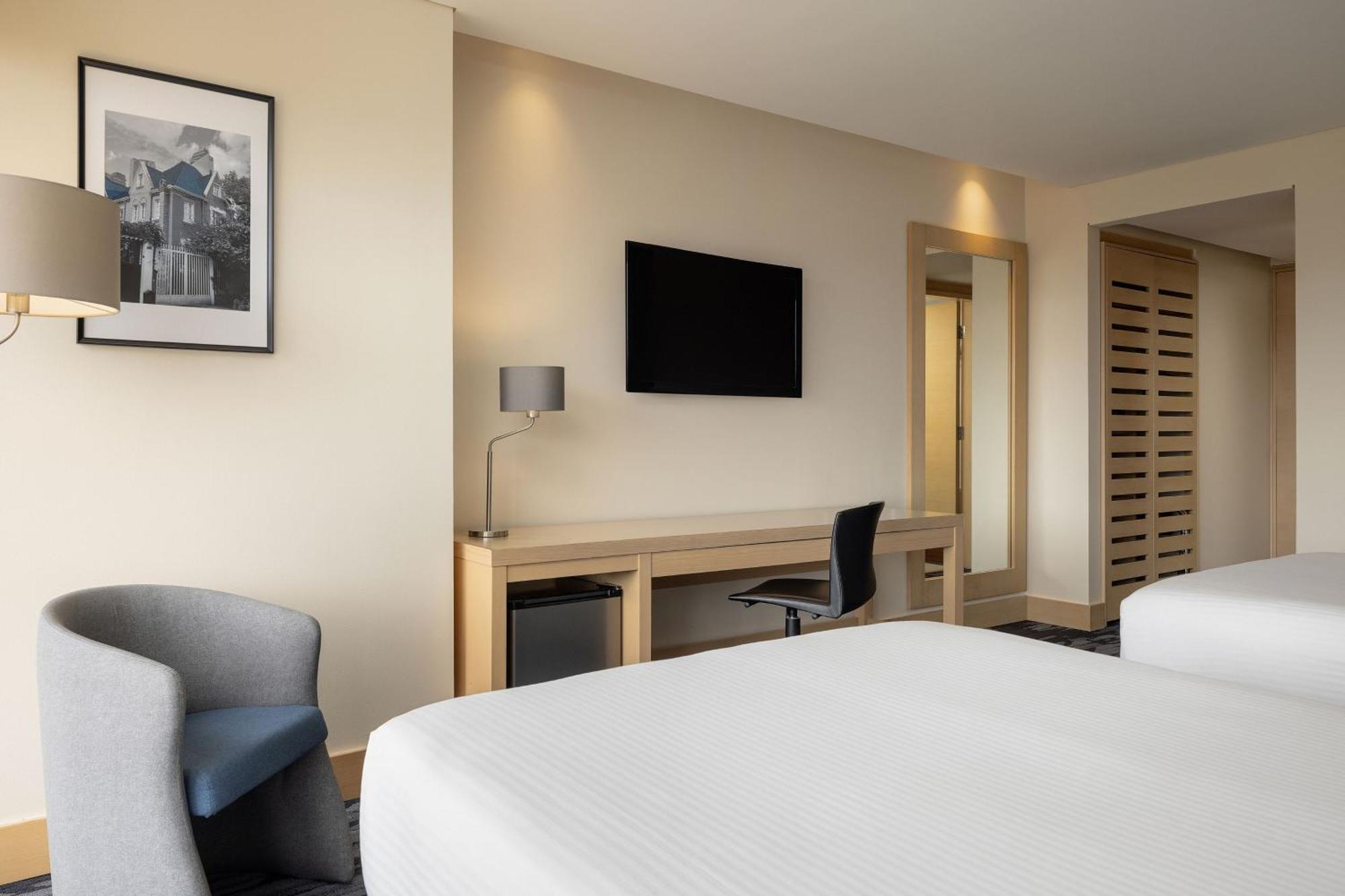Fairfield By Marriott Embajada Bogota