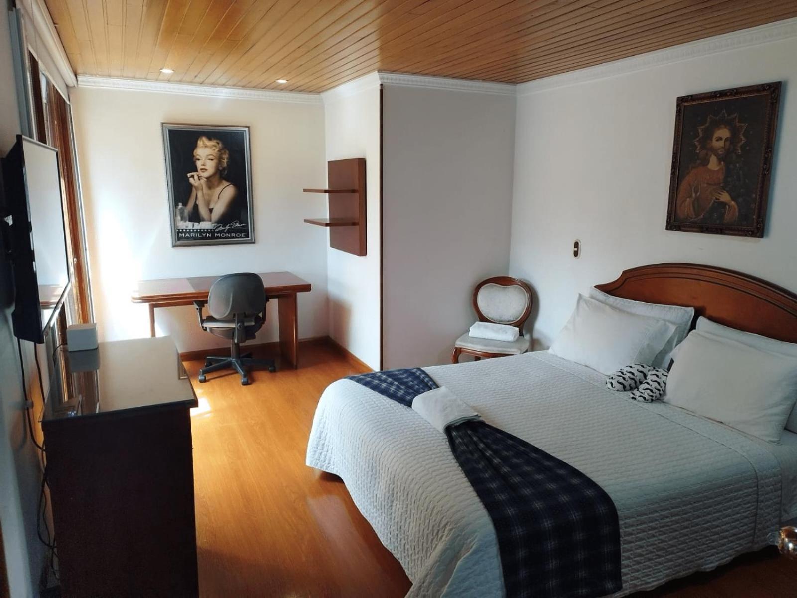 Elias Di Caprio - - Homestay