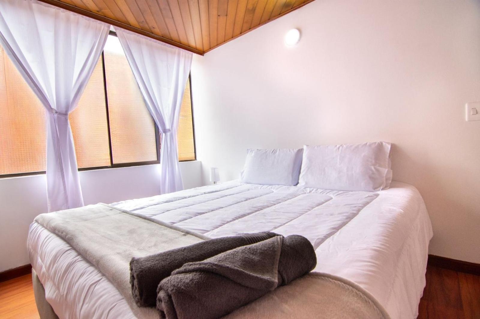 Apartment Stylish Urban Escape 3-bedroom - Upperclass Neighborhood Bogota