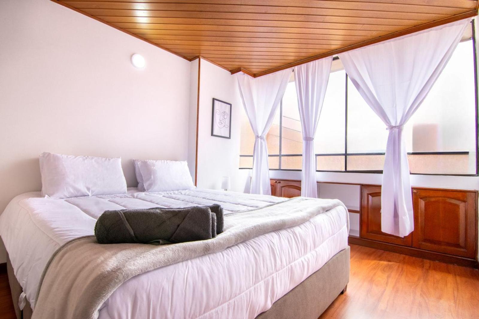 Stylish Urban Escape 3-bedroom - Upperclass Neighborhood