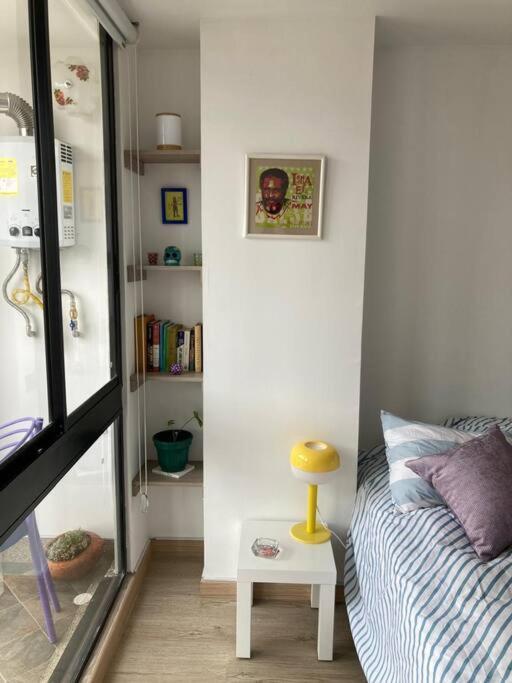 Apartment Exterior Con Balcon *