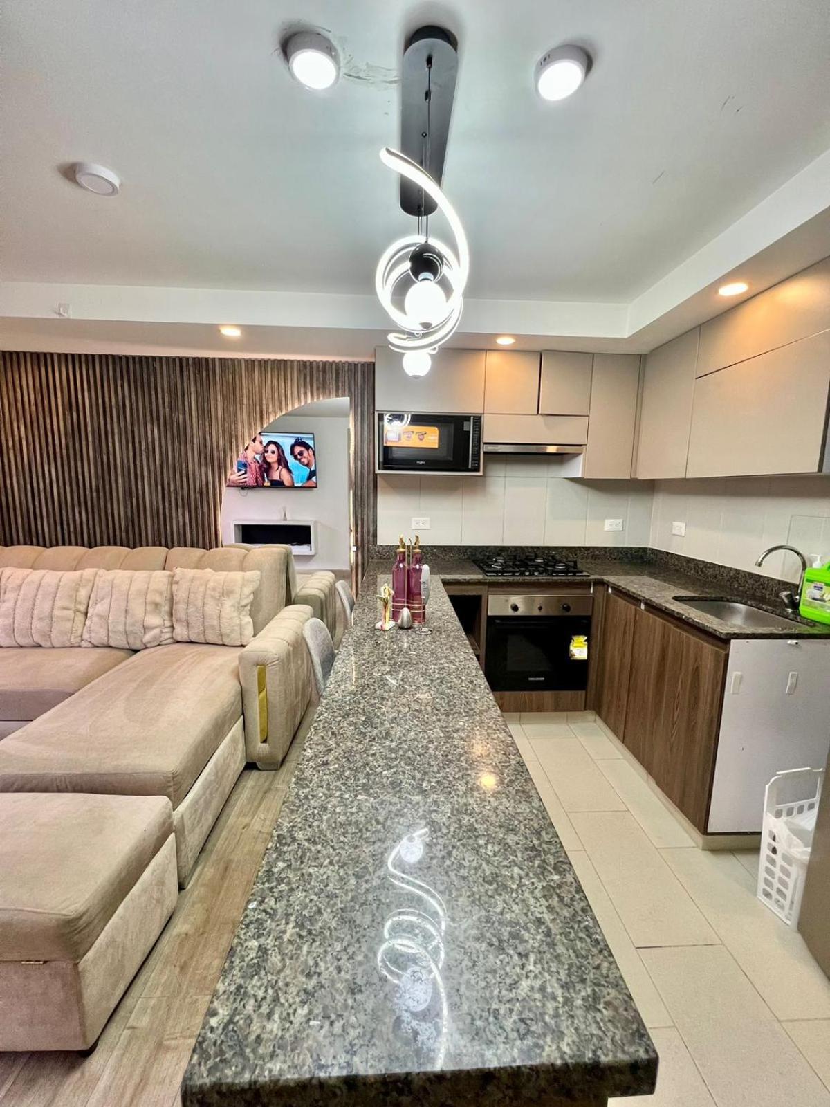 De Lujo A 10minutos Del Aeropuerto Y Embajada Apartment *