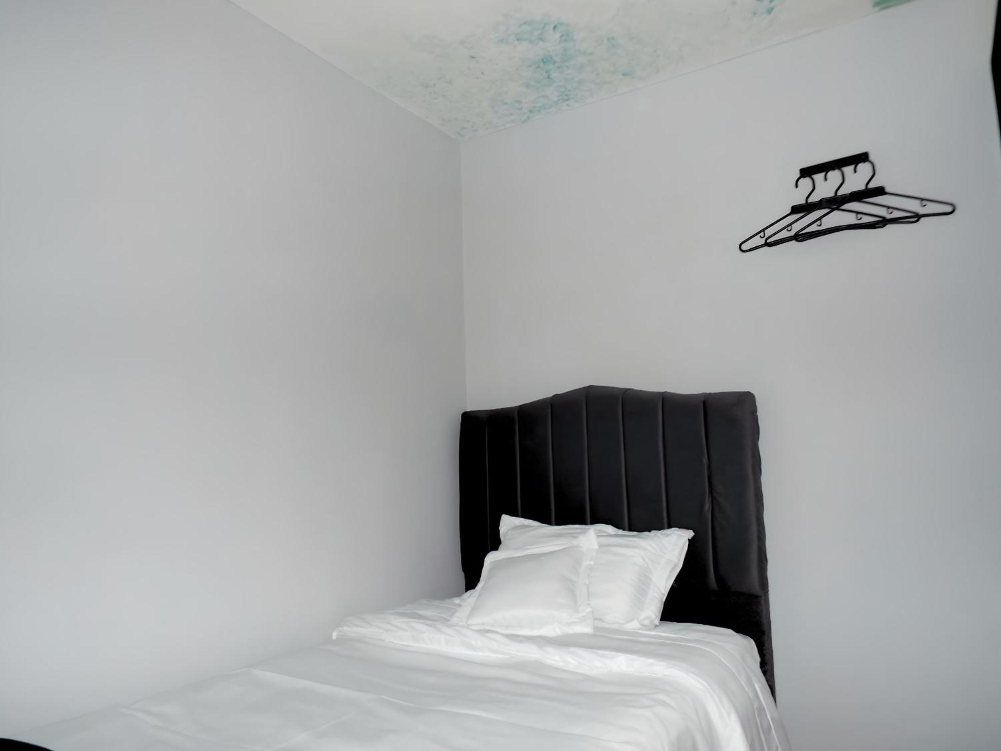 Homestay Cattleya Real - *
