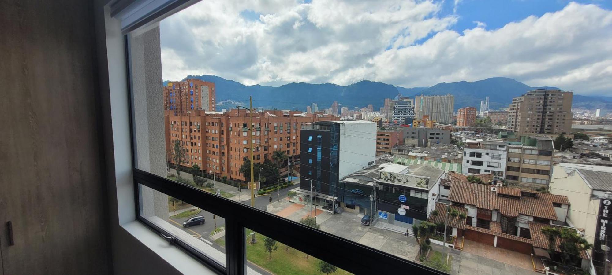 Apartment Cerca A Corferias Y Embajada Eeuu *