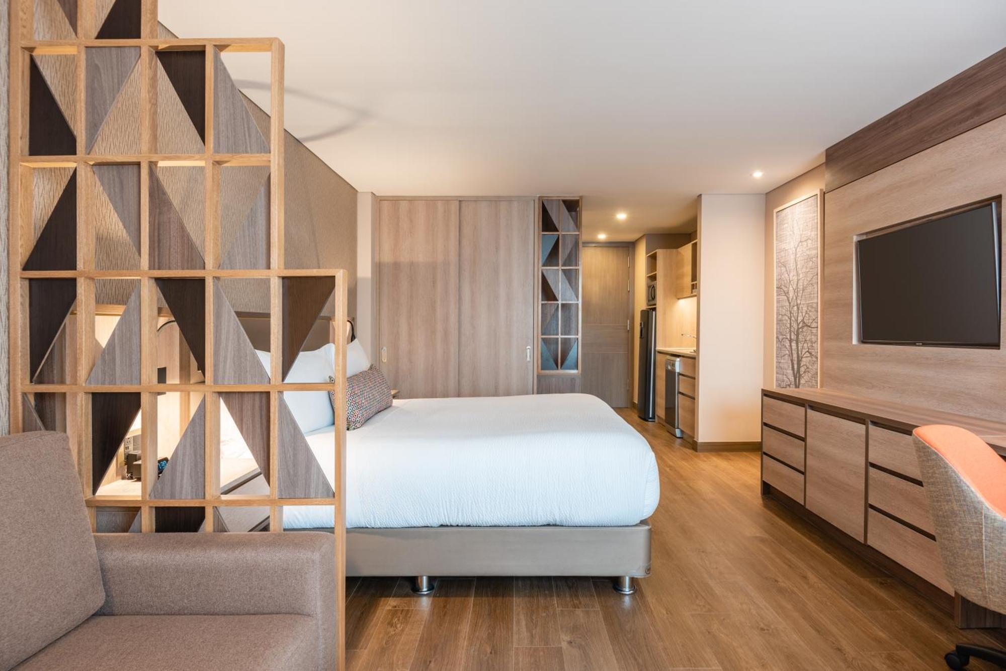 Hotel By Marriott Bogotá