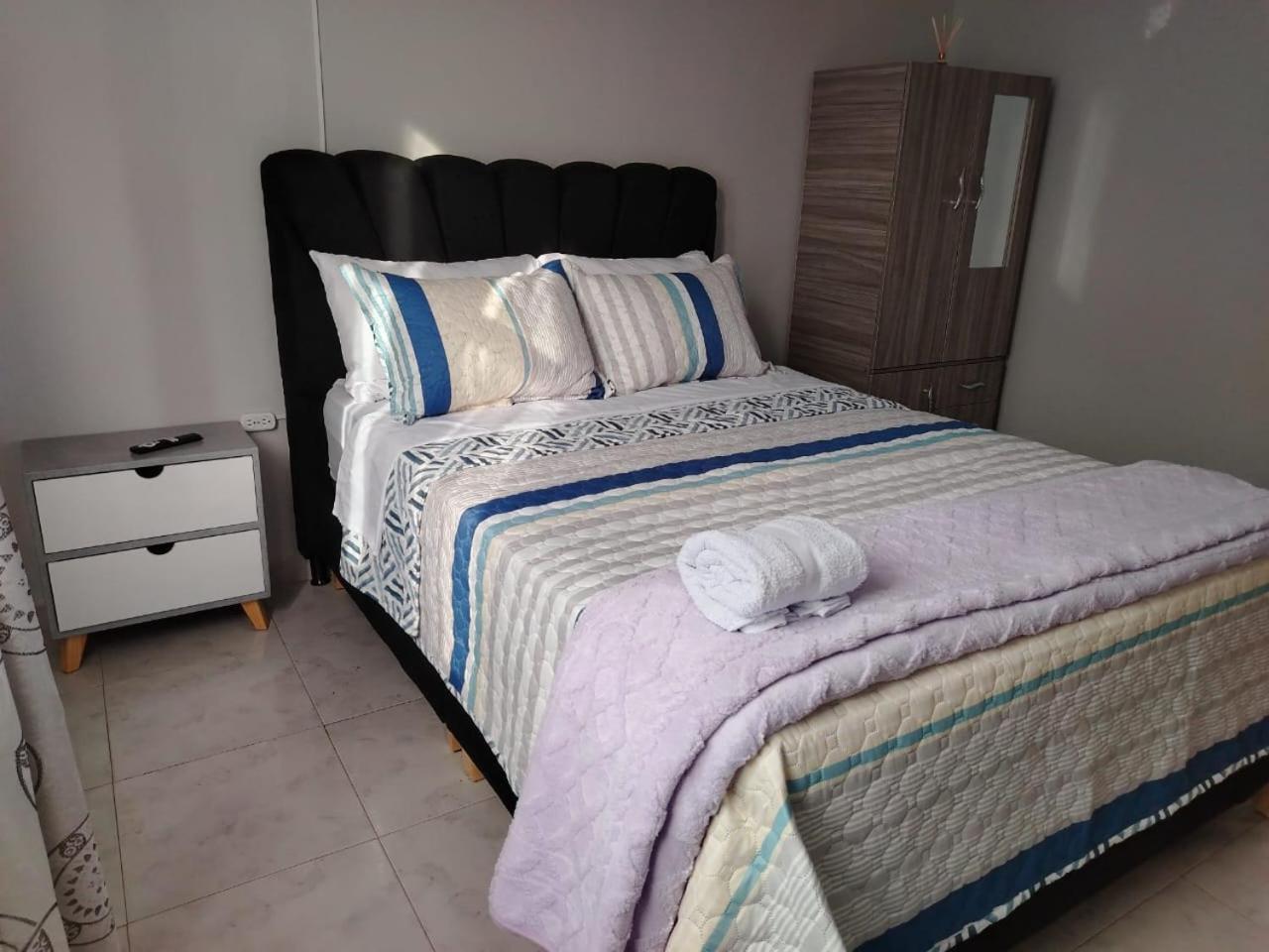 Dos Independientes Con Bano Compartido Bogota