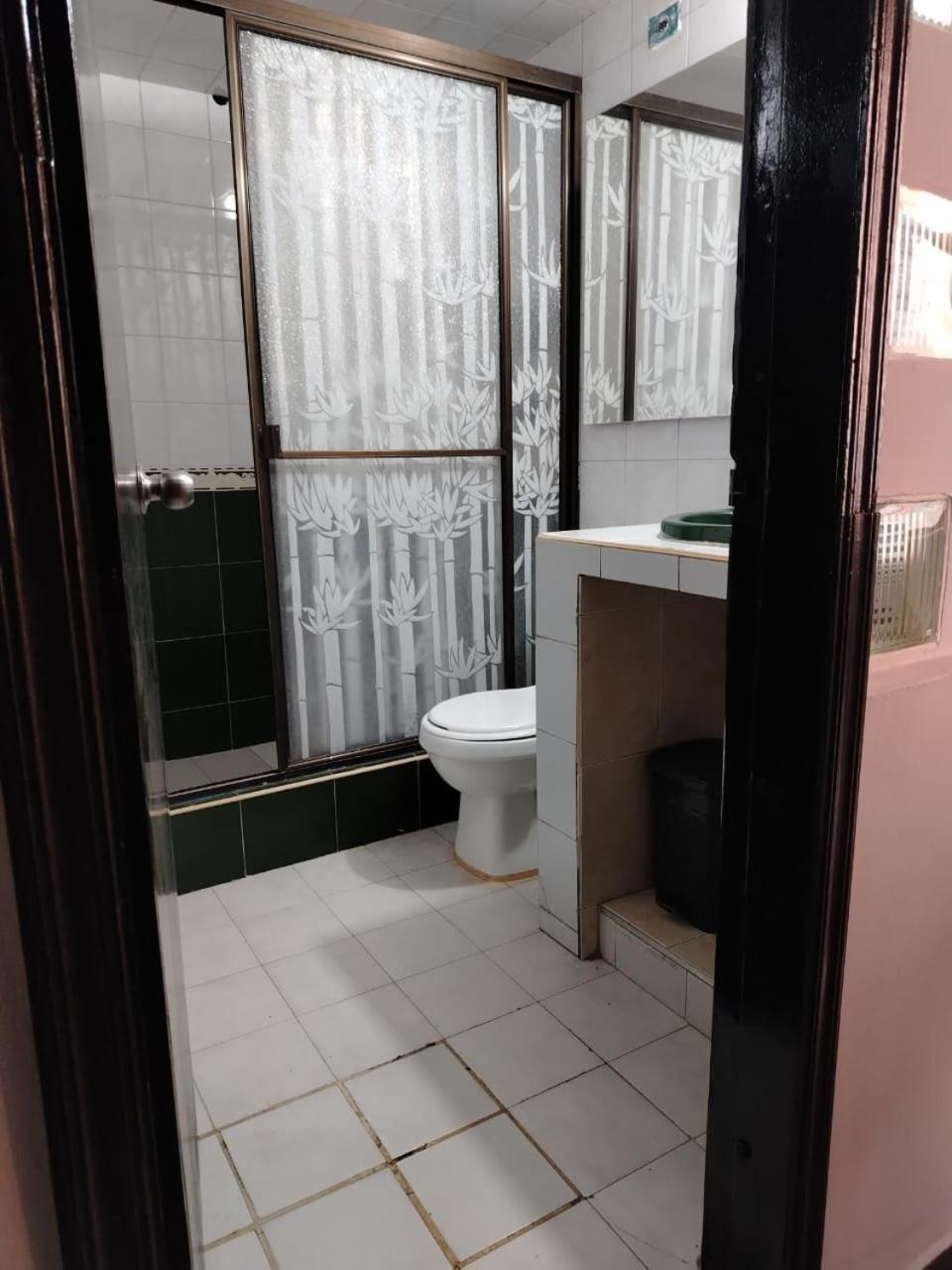 Guest house Dos Independientes Con Bano Compartido