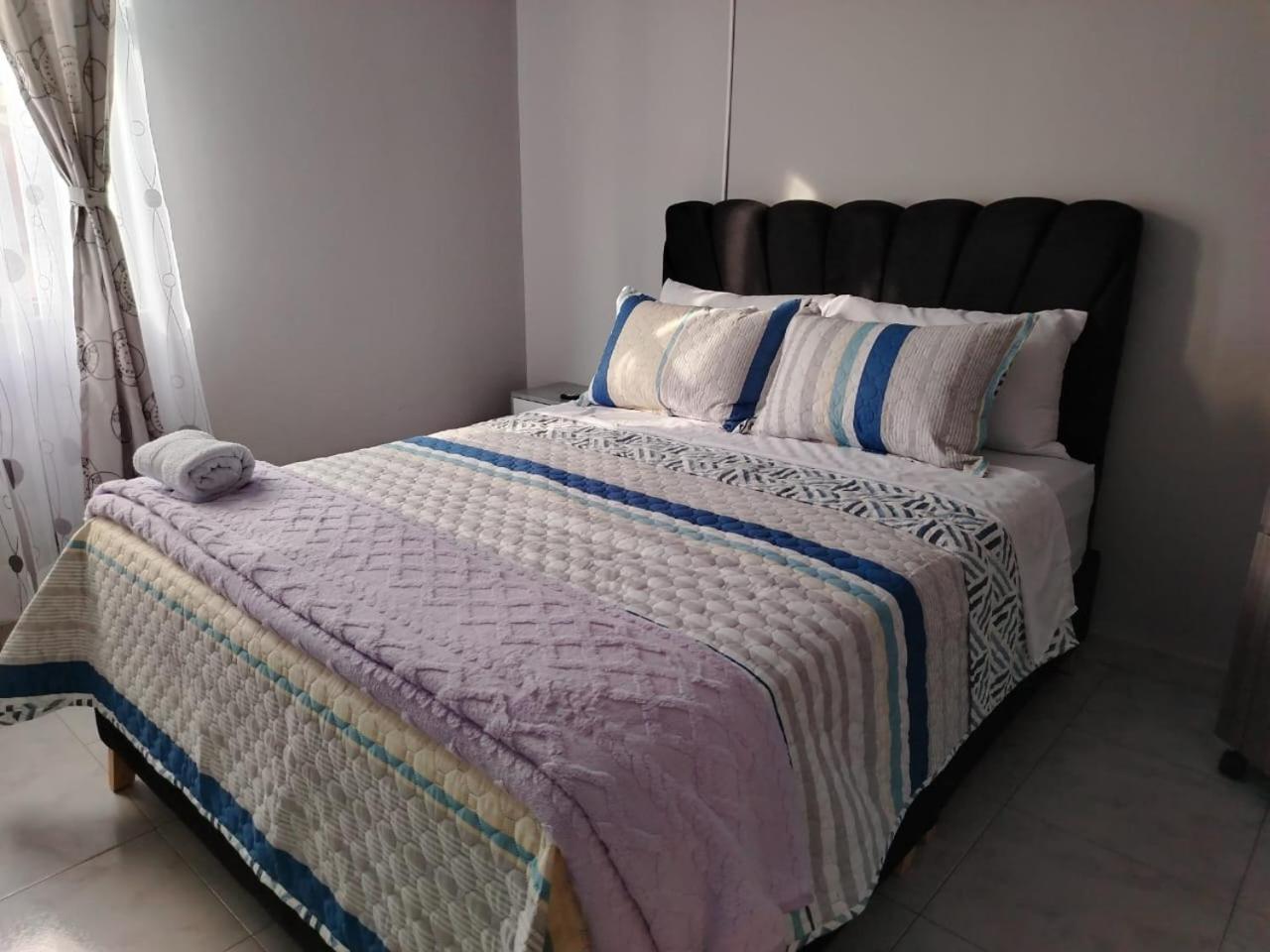 Guest house Dos Independientes Con Bano Compartido