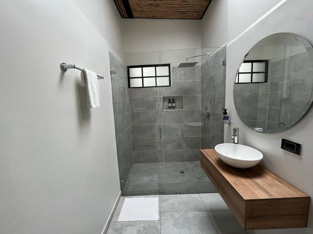 Casa 121, Calle 121 No 7-18 * Bogota