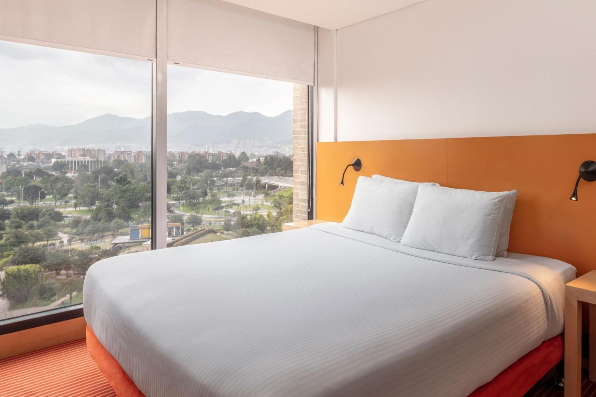 Hotel Fairfield By Marriott Embajada