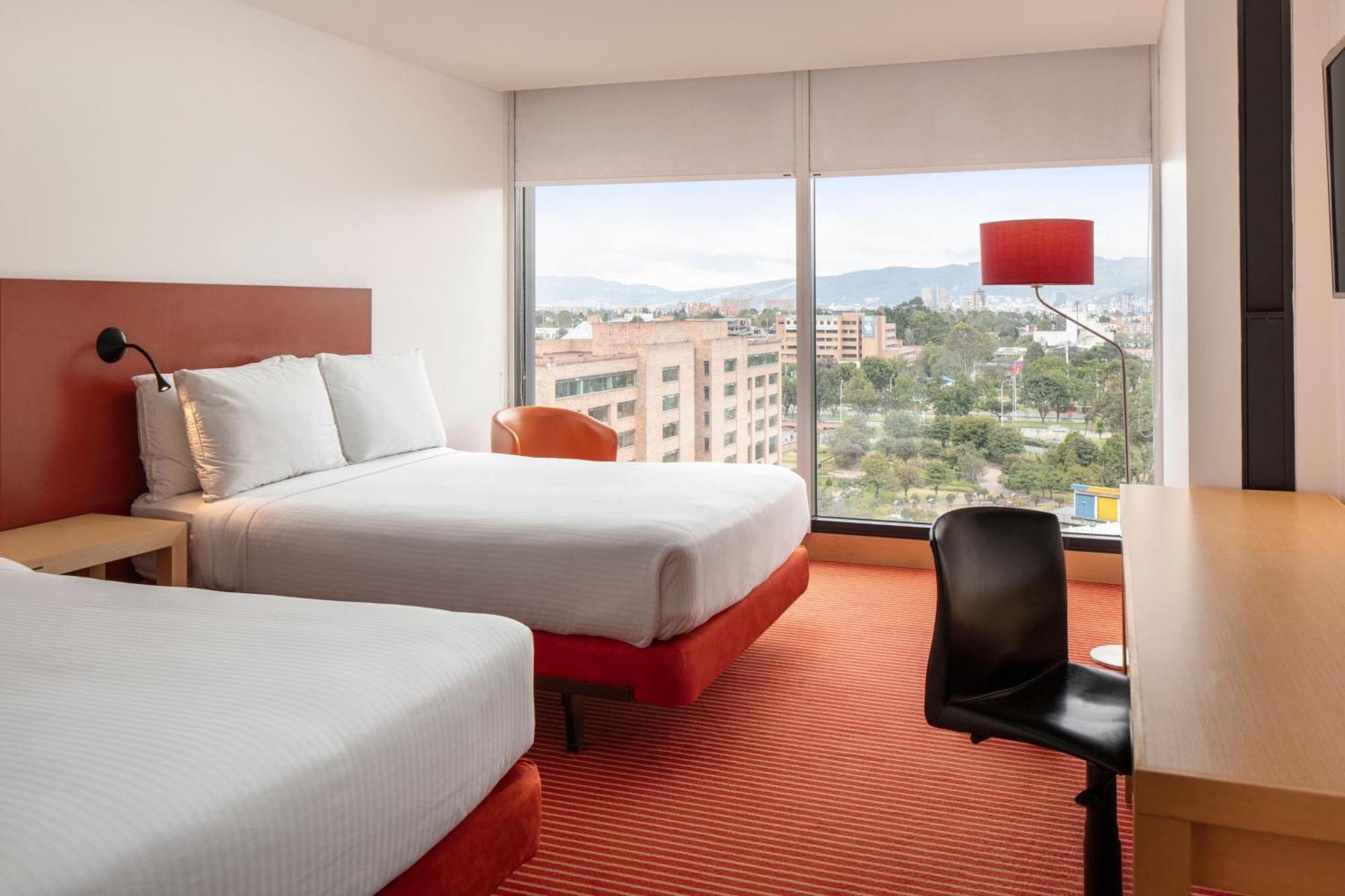 Fairfield By Marriott Embajada 4*