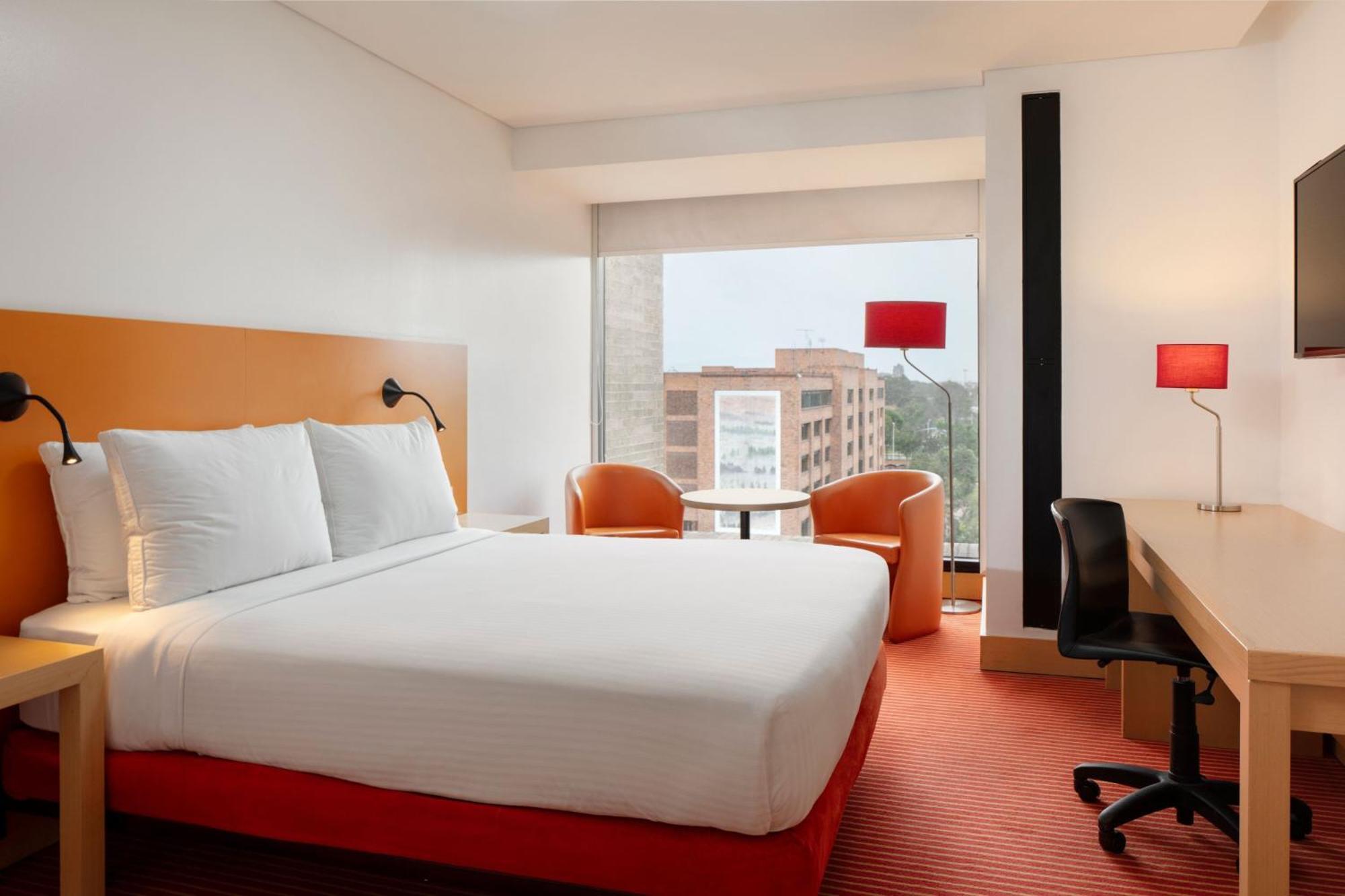 Fairfield By Marriott Embajada Hotel