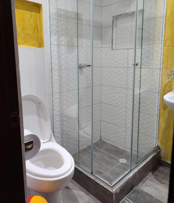 Mi Casa, Ahora Tu Casa *
