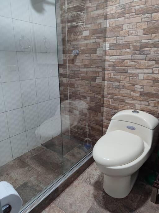 Mi Casa, Ahora Tu Casa *