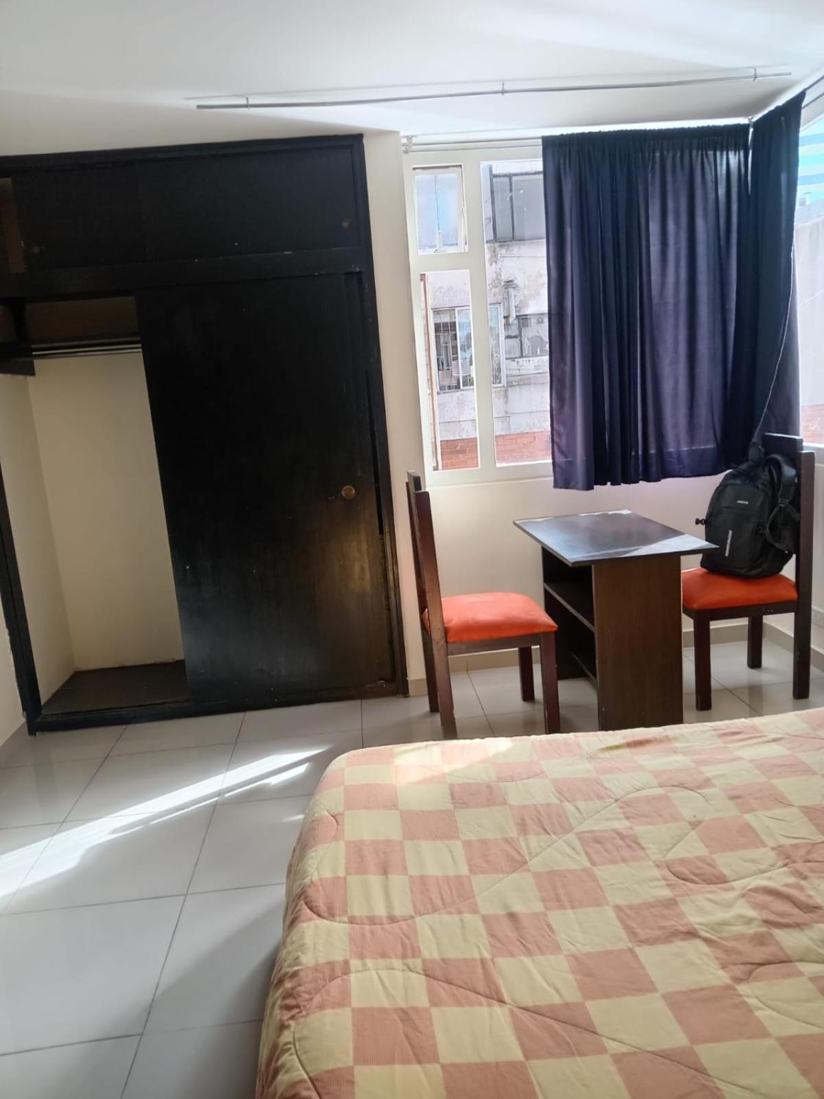 Natural Getaway Corferias Homestay Bogota