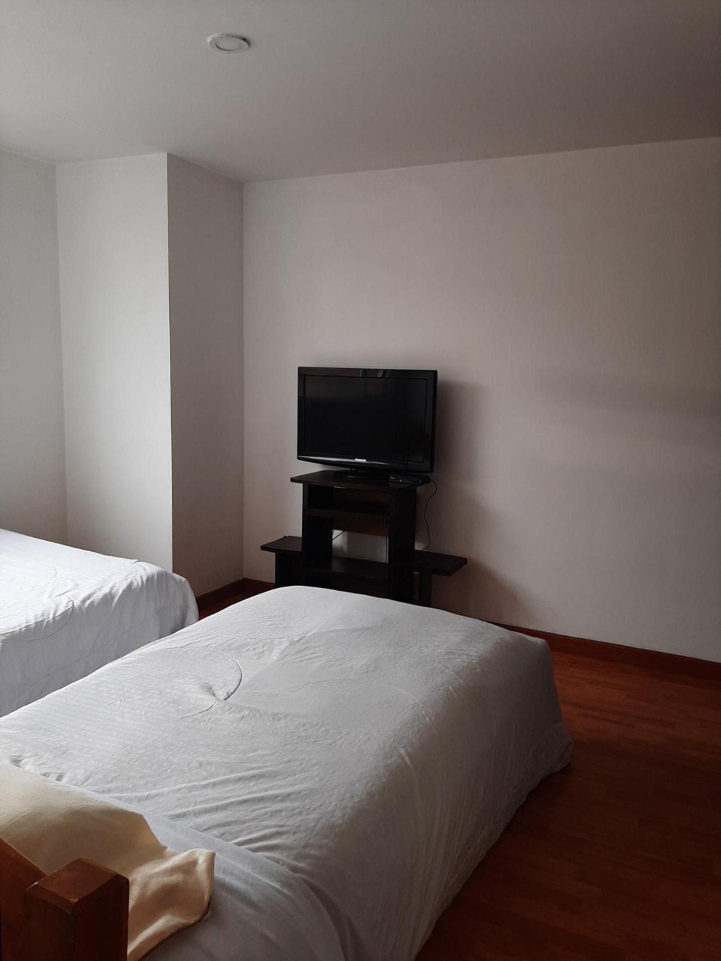 Guest house Piso Familiar Cerca Emnajada Y Sector De Corferias G12 *