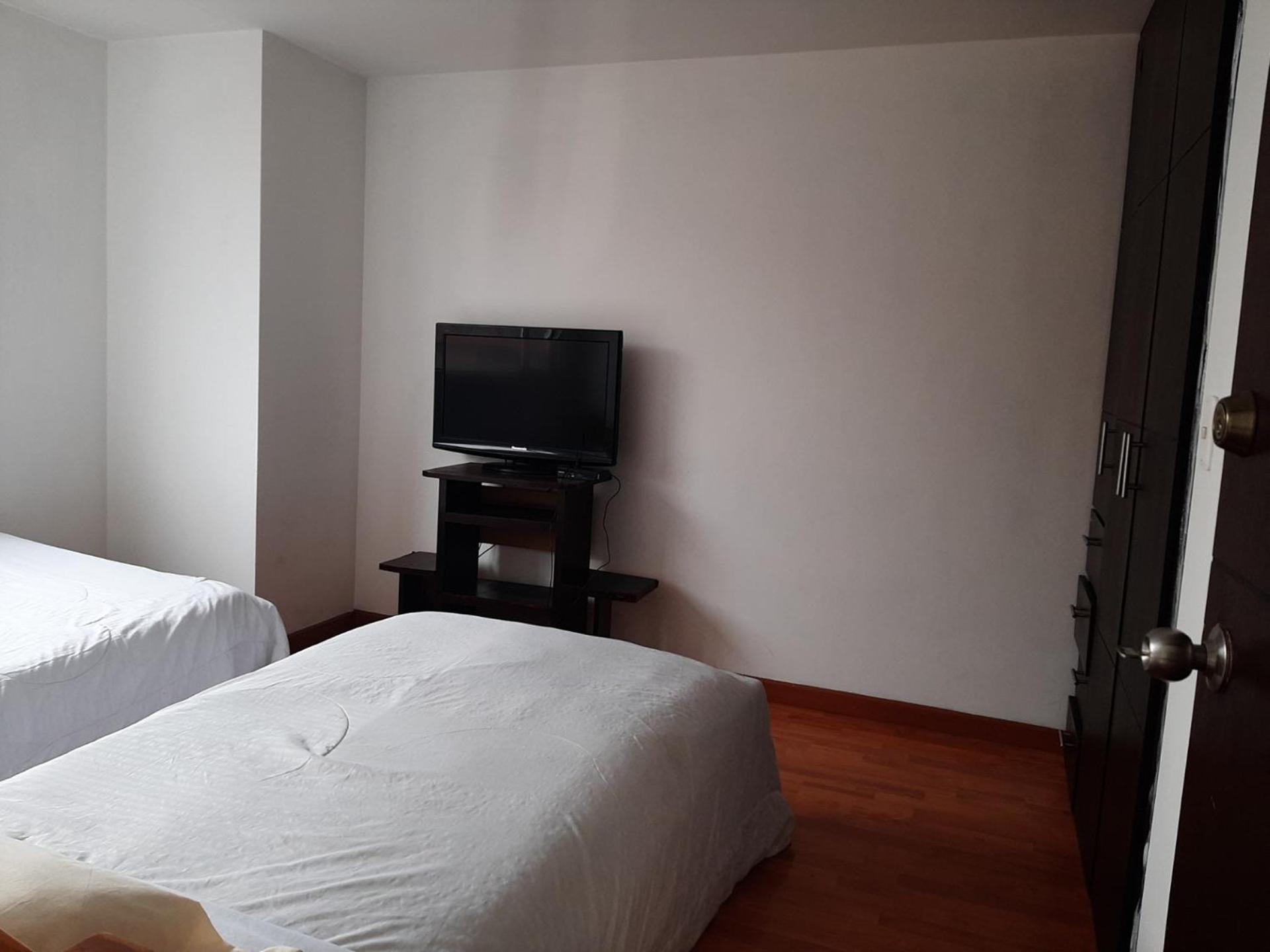 Piso Familiar Cerca Emnajada Y Sector De Corferias G12 * Bogota