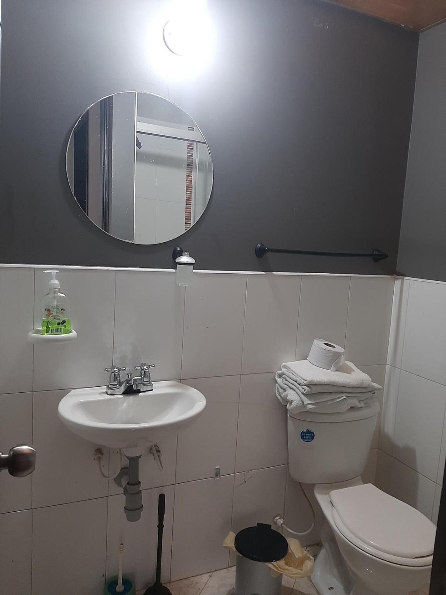 Piso Familiar Cerca Emnajada Y Sector De Corferias G12 * Bogota
