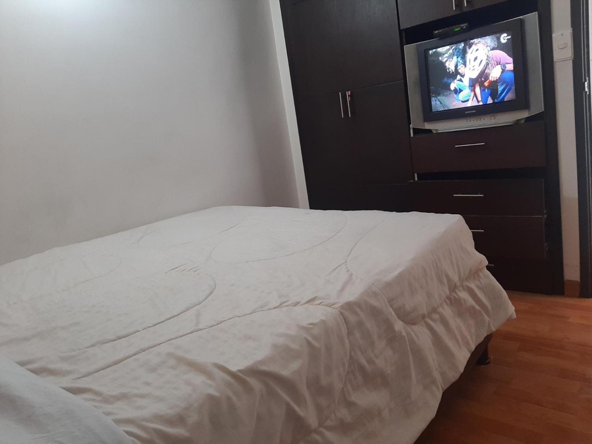 Piso Familiar Cerca Emnajada Y Sector De Corferias G12