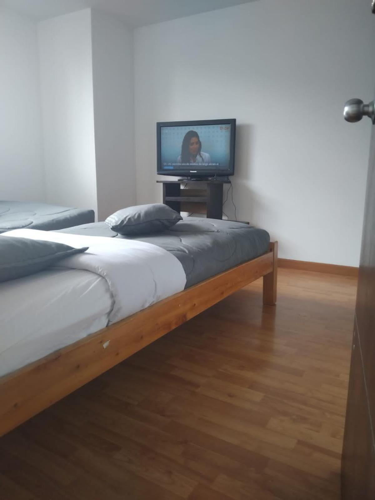 Casa de hóspedes Piso Familiar Cerca Emnajada Y Sector De Corferias G12 *