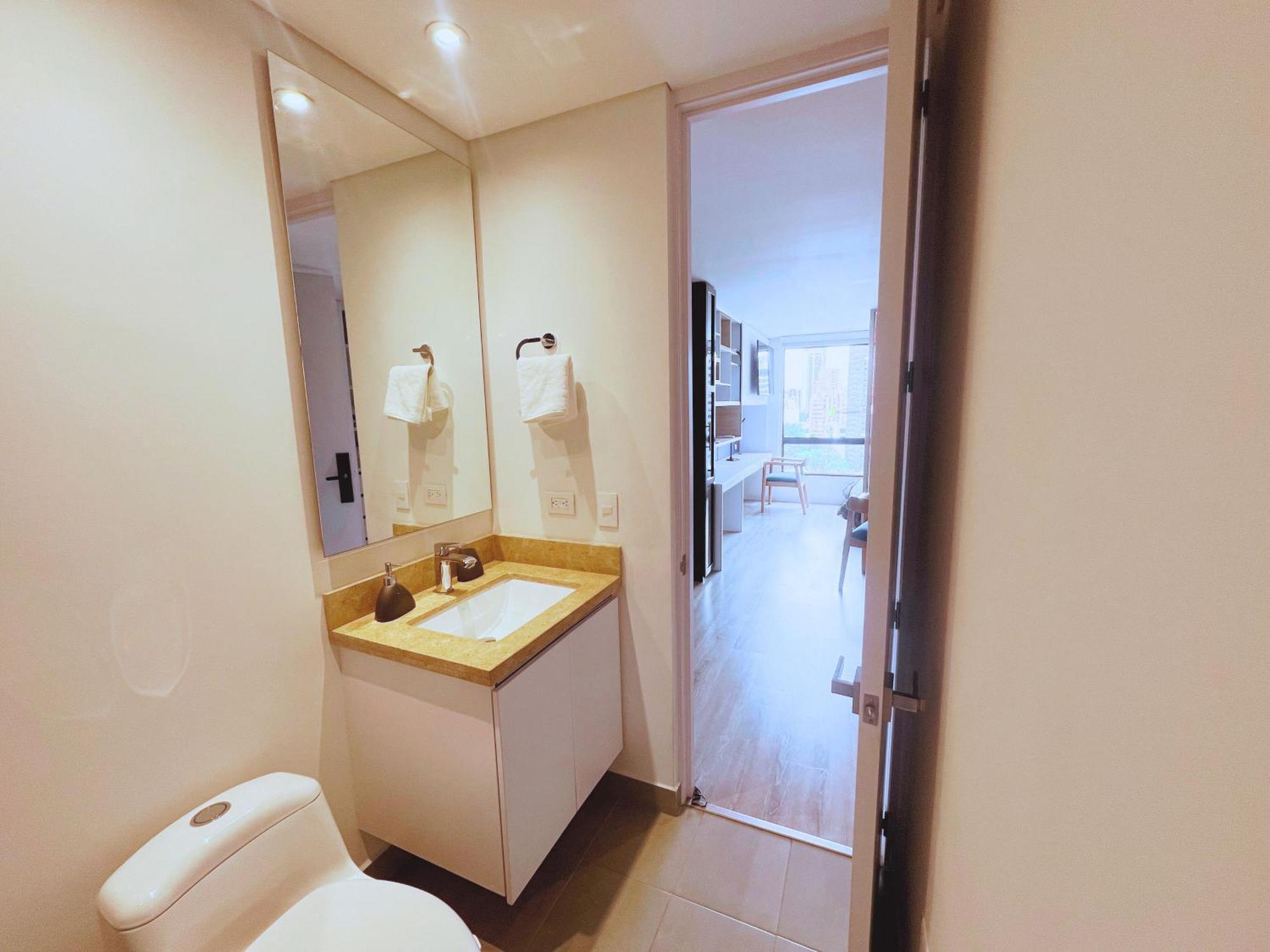 En Centro Internacional, Apartment *