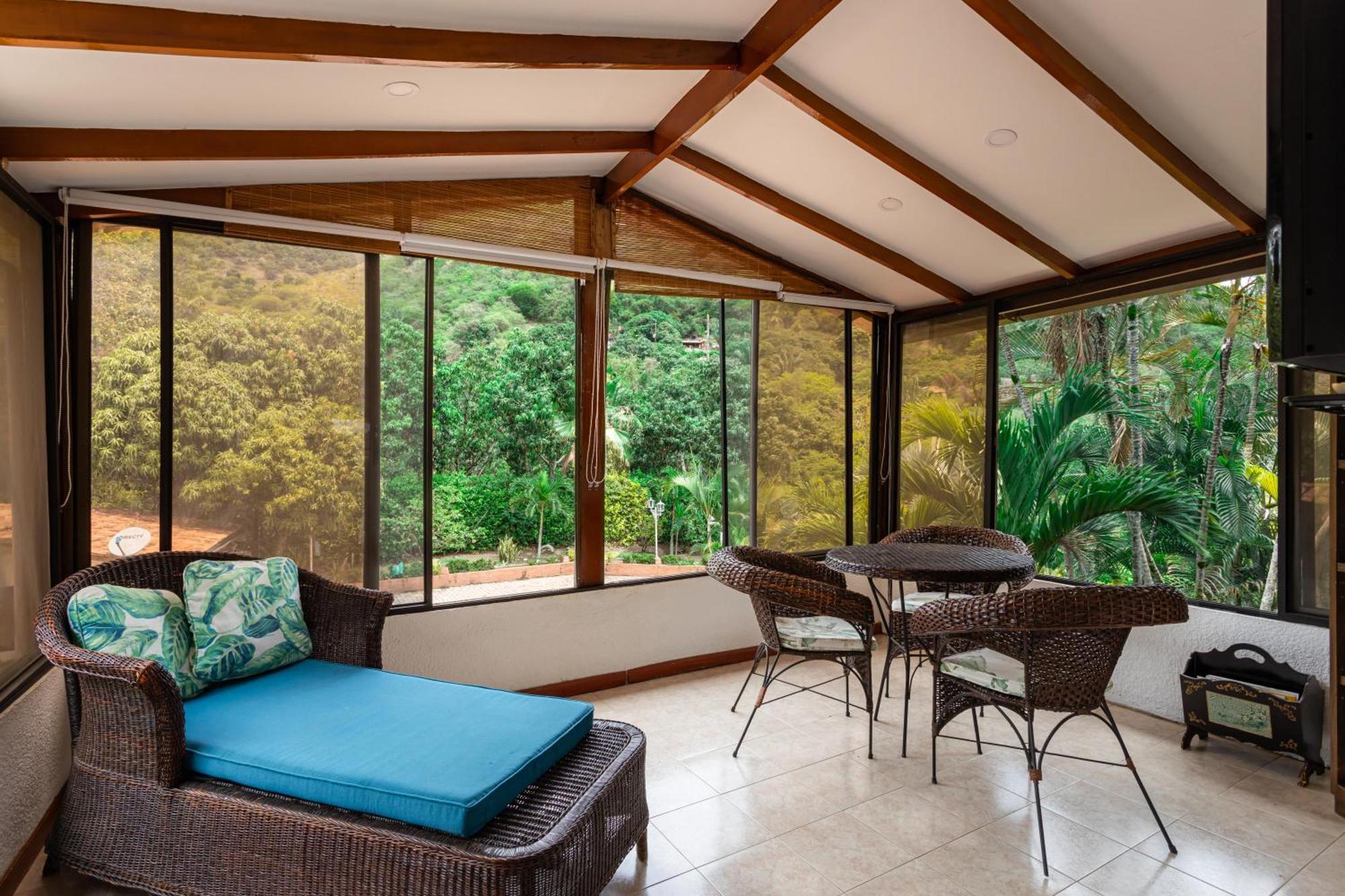 With Swimming Pool, Jacuzzi And Sauna Villa *