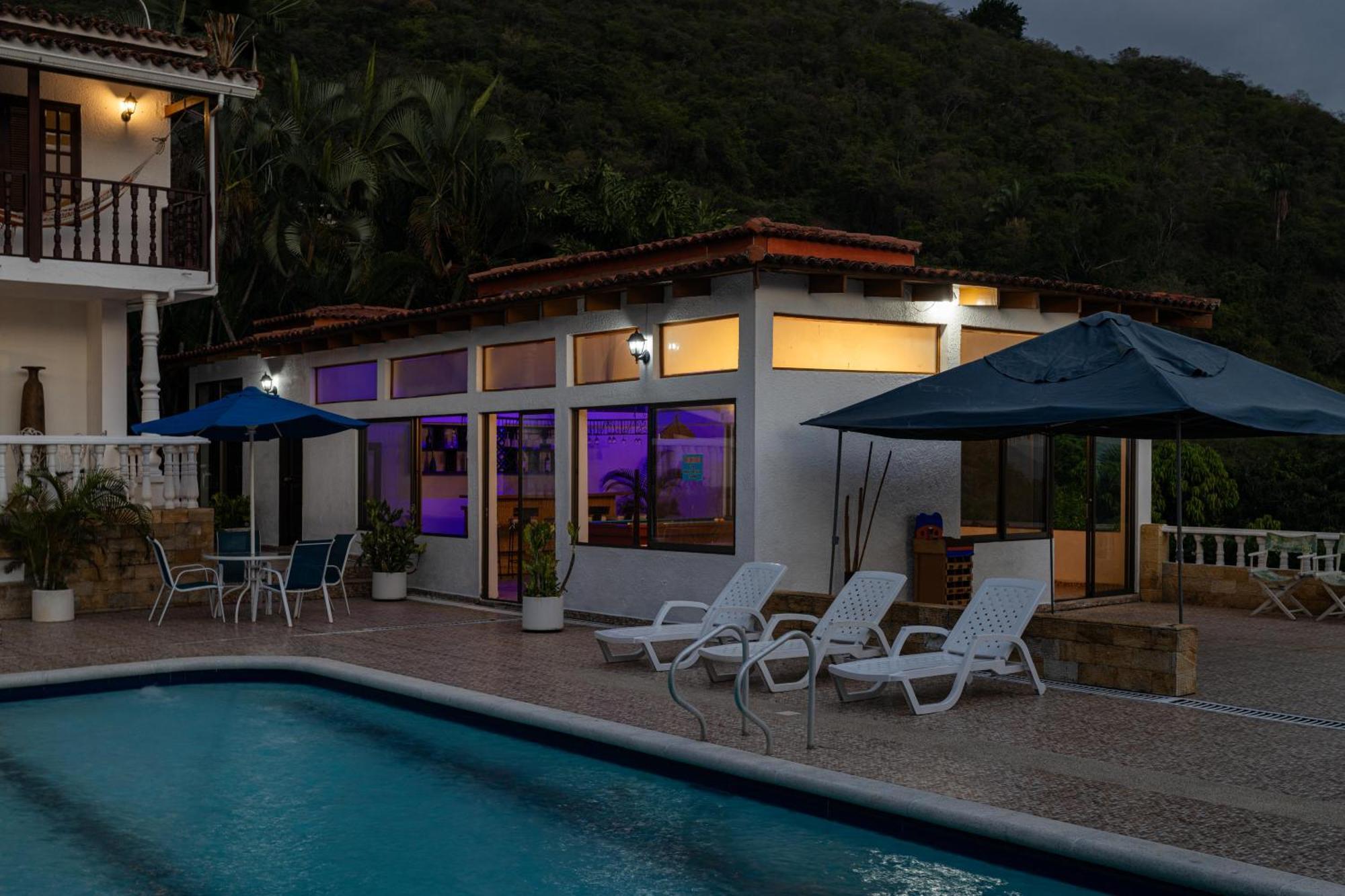 With Swimming Pool, Jacuzzi And Sauna Bogotá