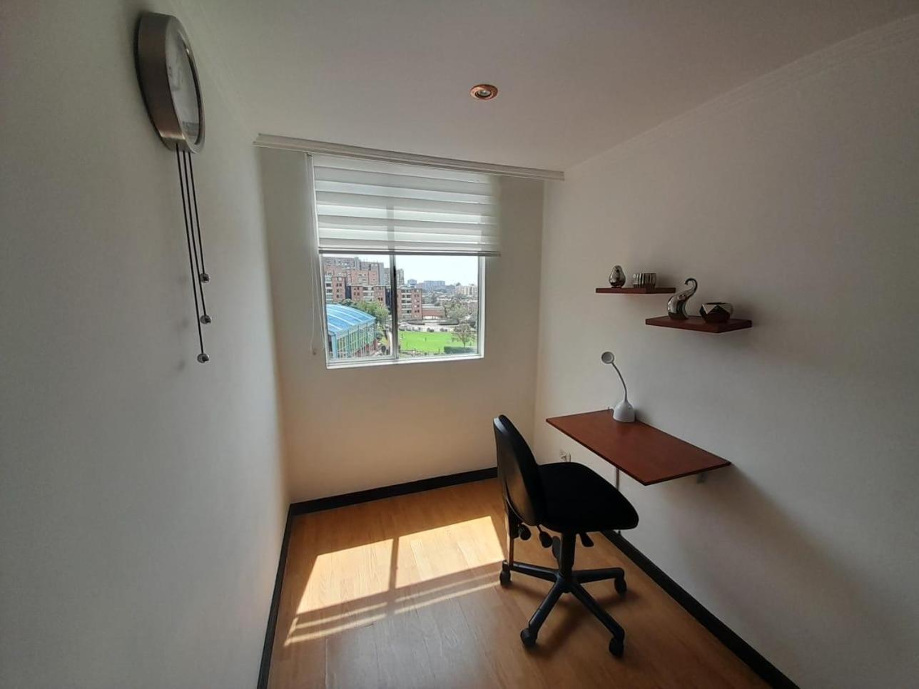 Angello En El Piso 7 Con Ascensor Y Wifi De 450mbps * Bogota