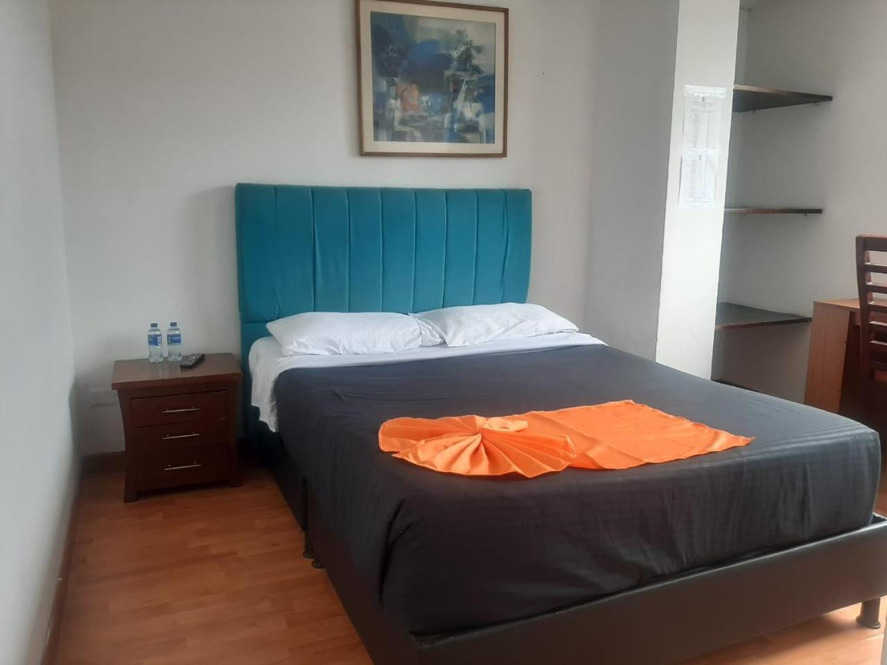 Sector De Corferias , Y , A 10 Cuadras Embajada Americana , Cerca Al , G 12 , Universidad Nacional , Aeropuerto A 2 Cuadras Estacion Ciudad Universitaria Marque-tresdiecisietecincoveintisieteveintiseistreintayuno