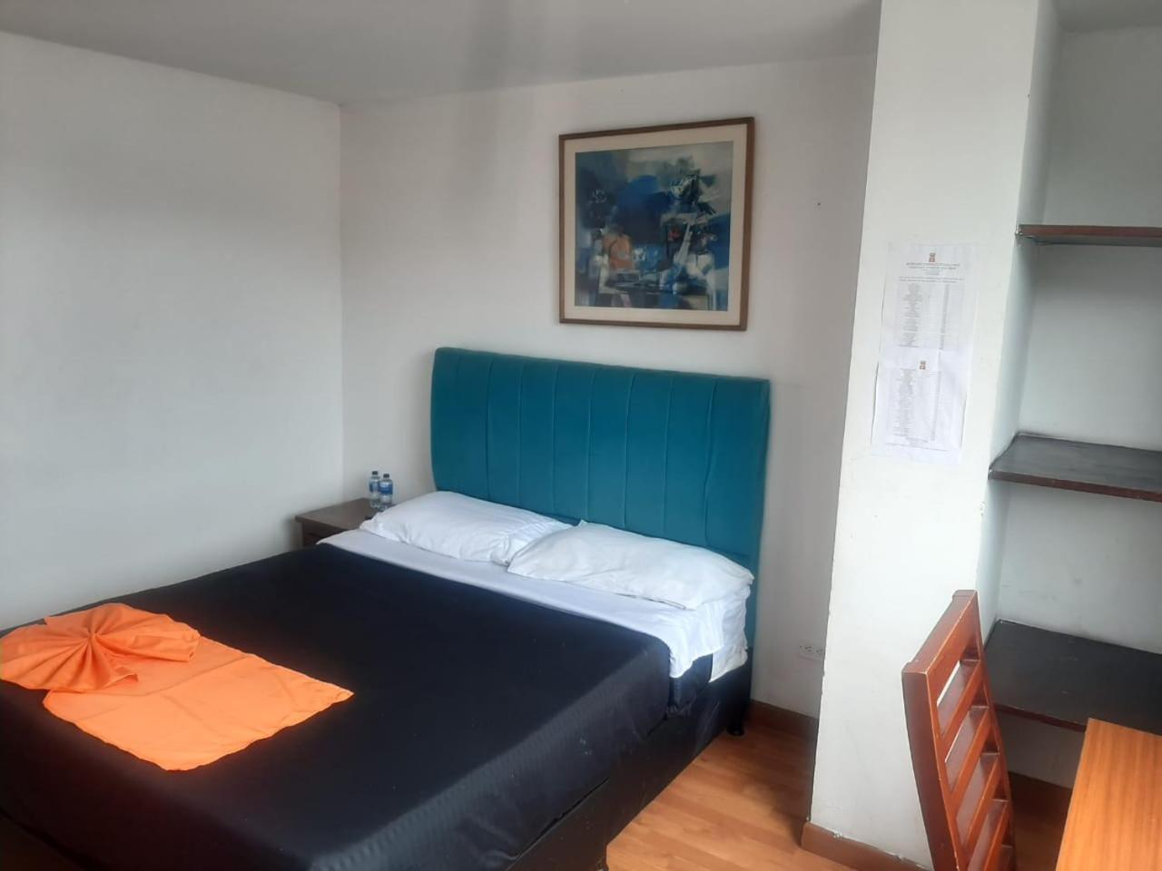Sector De Corferias , Y , A 10 Cuadras Embajada Americana , Cerca Al , G 12 , Universidad Nacional , Aeropuerto A 2 Cuadras Estacion Ciudad Universitaria Marque-tresdiecisietecincoveintisieteveintiseistreintayuno Hotel Bogota